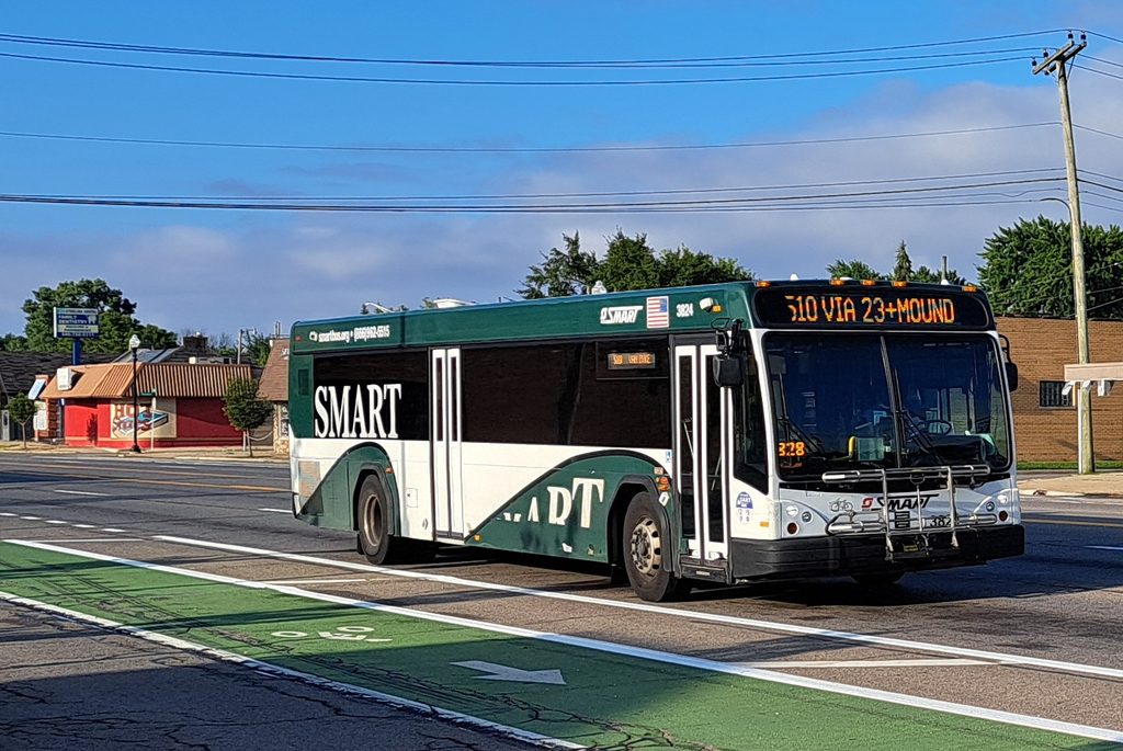 A SMART bus with a marquee reading "510 via 23 and Mound."